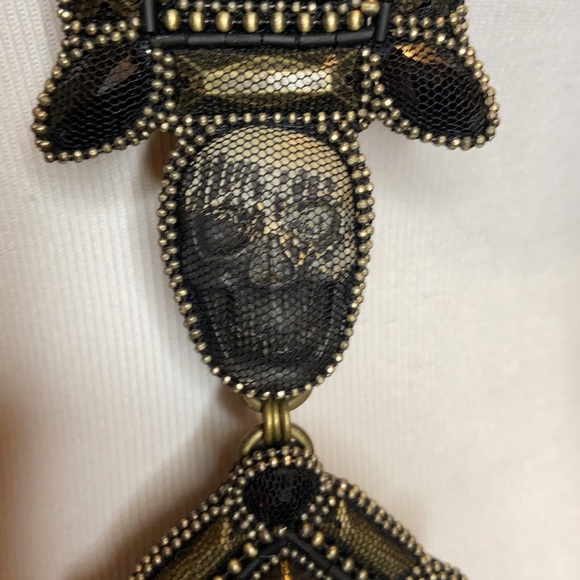 Bea Valdes choker statement piece